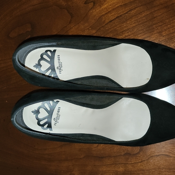FERGALICIOUS velvet heels - Picture 3 of 8